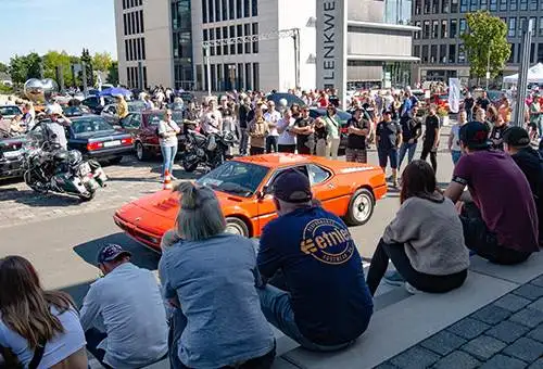 roter BMW M1