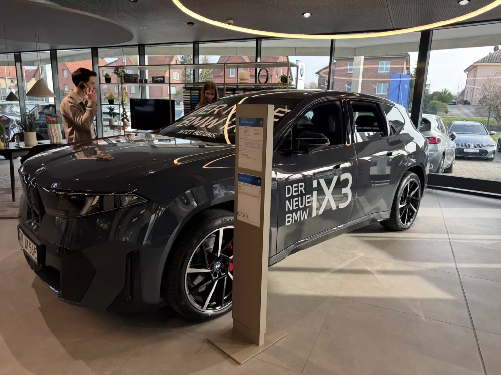 bmw-ix3-3