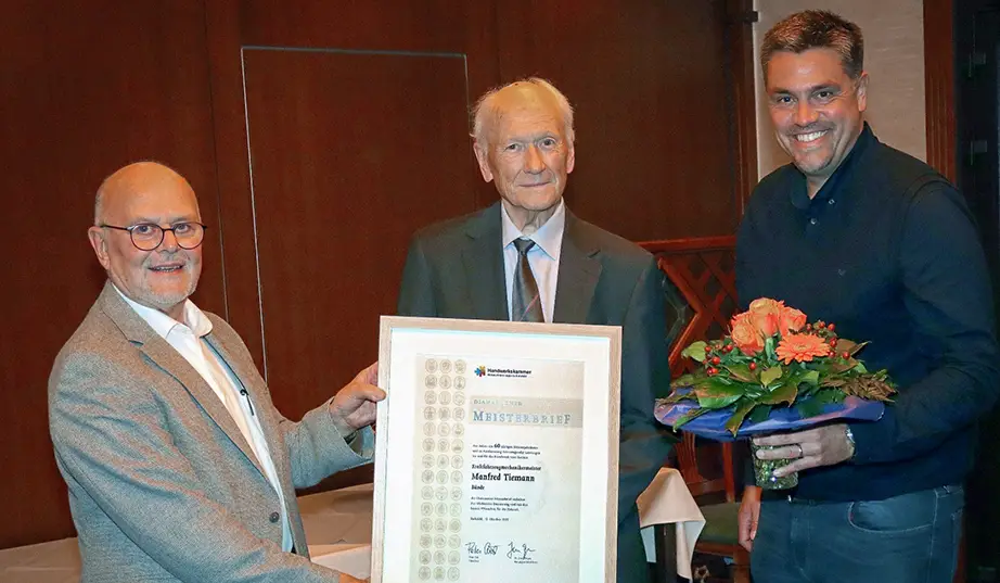 Manfred Tiemann erhält den diamantenen Meisterbrief